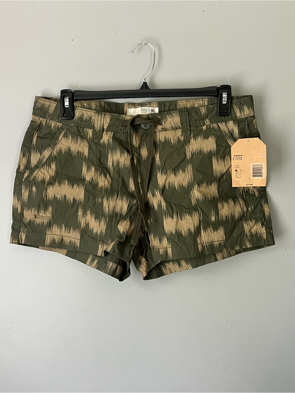 Route 66 Olive Green Patterned Women's Shorts size 11/12 new with tags